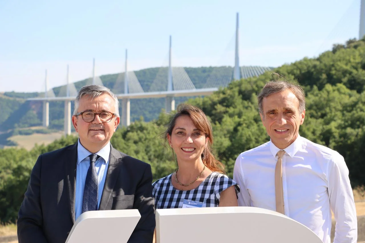 Lancement de la Fédération devant le viaduc de Millau